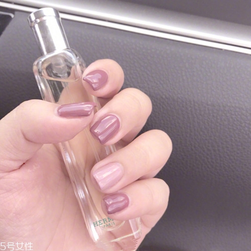 夏天美甲什么顏色顯手白 美甲圖片2022新款式夏款 夏天美甲什么顏色顯手白 美甲圖片2022新款式夏款