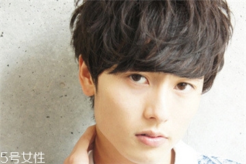 韓式男生燙發(fā)型2018款 男生紋理燙發(fā)型圖片 韓式男生燙發(fā)型2018款 男生紋理燙發(fā)型圖片