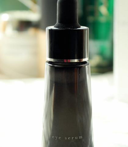 阿瑪尼黑鑰匙眼部精華怎么用？阿瑪尼黑鑰匙眼部精華多少錢