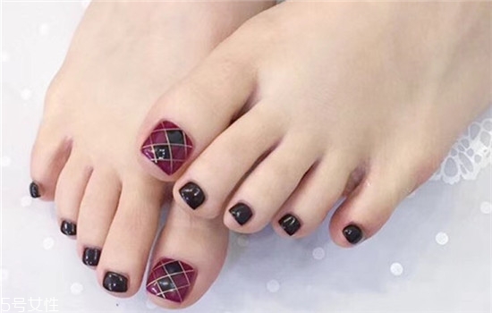 2022流行腳指甲款式圖片 2022顯白的腳部美甲圖片合集 2022流行腳指甲款式圖片 2022顯白的腳部美甲圖片合集