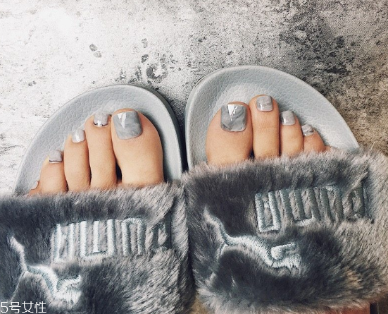 2022流行腳指甲款式圖片 2022顯白的腳部美甲圖片合集 2022流行腳指甲款式圖片 2022顯白的腳部美甲圖片合集