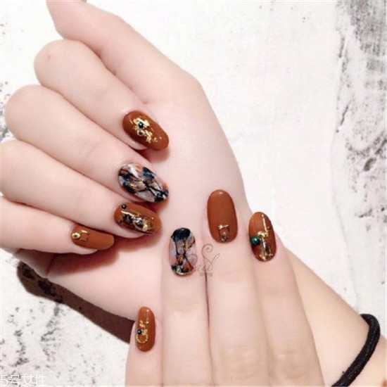 夏天美甲什么顏色顯手白 美甲圖片2022新款式夏款 夏天美甲什么顏色顯手白 美甲圖片2022新款式夏款