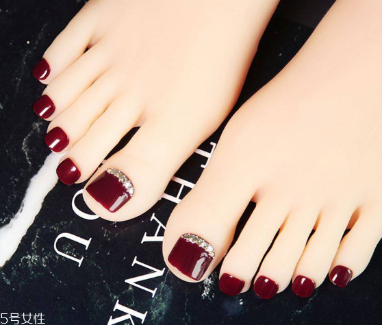 2022流行腳指甲款式圖片 2022顯白的腳部美甲圖片合集 2022流行腳指甲款式圖片 2022顯白的腳部美甲圖片合集