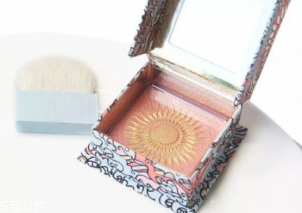 皮膚偏黃用什么顏色的腮紅好 腮紅如何打 皮膚偏黃用什么顏色的腮紅好 腮紅如何打