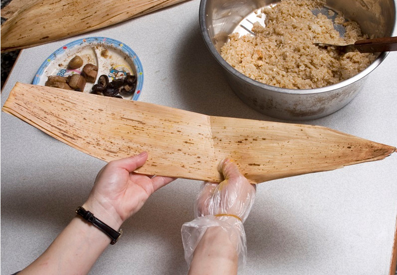 北方粽子的做法 一次學(xué)會(huì)北方粽子包法 北方粽子的做法 一次學(xué)會(huì)北方粽子包法