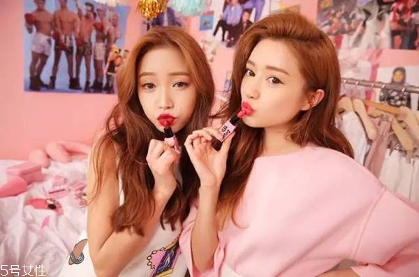 3ce口紅哪個顏色顯白 3ce口紅南瓜色是哪個色號 3ce口紅哪個顏色顯白 3ce口紅南瓜色是哪個色號