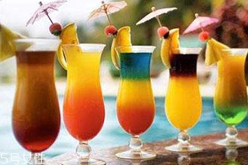 果汁和果肉哪個(gè)營養(yǎng)高？果汁和果泥哪個(gè)營養(yǎng)高？