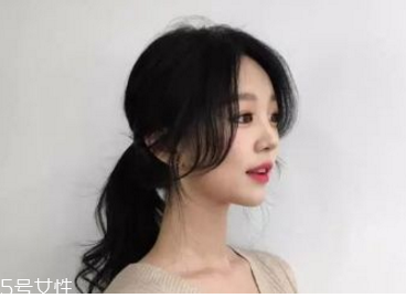 韓式低馬尾發(fā)型怎么扎 韓式馬尾發(fā)型扎法 韓式低馬尾發(fā)型怎么扎 韓式馬尾發(fā)型扎法