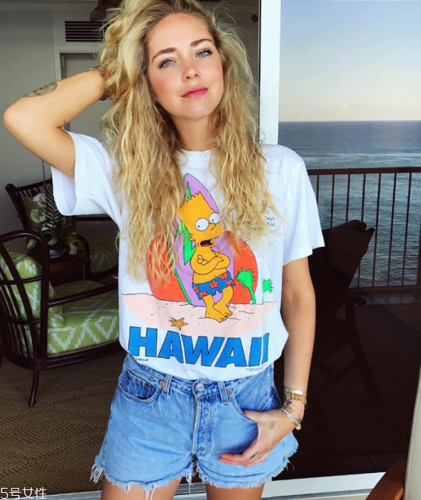 寬松t恤怎么搭配好看 寬松t恤搭配 寬松t恤怎么搭配好看 寬松t恤搭配