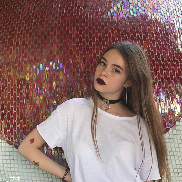 寬松t恤怎么搭配好看 寬松t恤搭配 寬松t恤怎么搭配好看 寬松t恤搭配