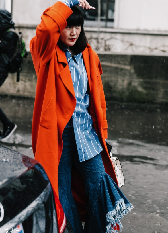 黑色t恤配什么褲子 黑色t恤配什么褲子女 黑色t恤配什么褲子 黑色t恤配什么褲子女