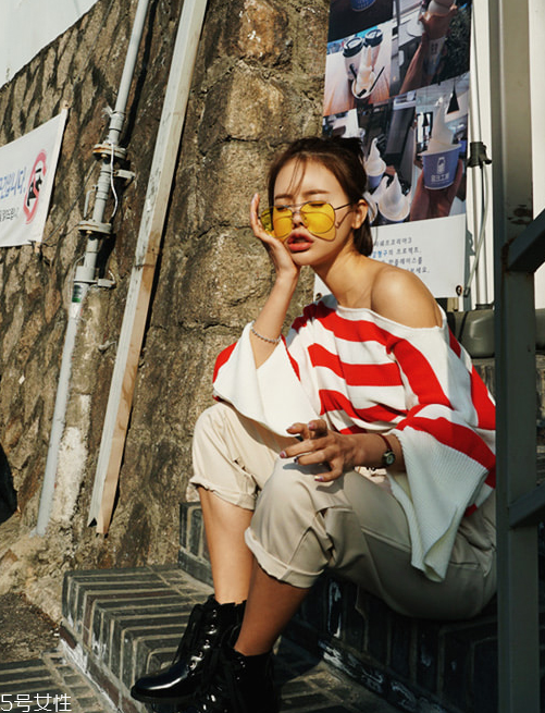 黑色t恤配什么褲子 黑色t恤配什么褲子女 黑色t恤配什么褲子 黑色t恤配什么褲子女