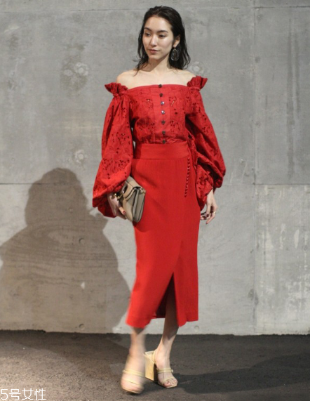 開叉裙配什么上衣？開叉裙搭配上衣圖片