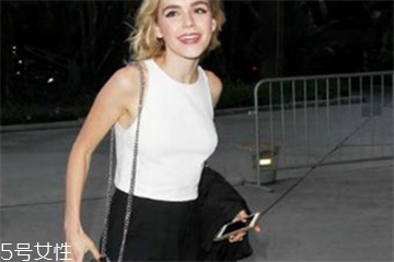 黑色短褲配什么上衣？黑色短褲上衣怎么搭配？