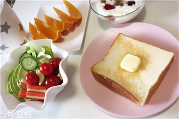 運(yùn)動(dòng)前后吃什么好 運(yùn)動(dòng)前后可以吃東西嗎 運(yùn)動(dòng)前后吃什么好 運(yùn)動(dòng)前后可以吃東西嗎