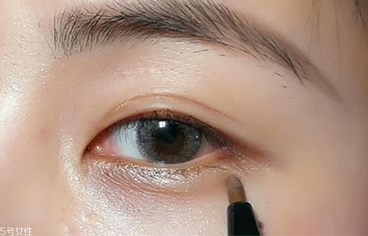 桃花妝臥蠶怎么畫 桃花妝臥蠶超實用畫法 桃花妝臥蠶怎么畫 桃花妝臥蠶超實用畫法