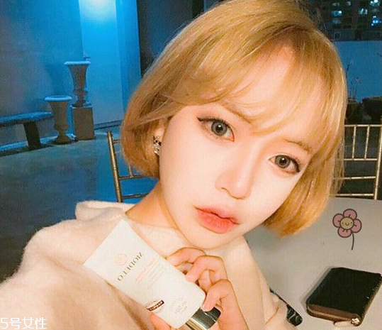 2018年夏天熱門的短發(fā)發(fā)型 夏天短發(fā)發(fā)型女2018 2018年夏天熱門的短發(fā)發(fā)型 夏天短發(fā)發(fā)型女2018