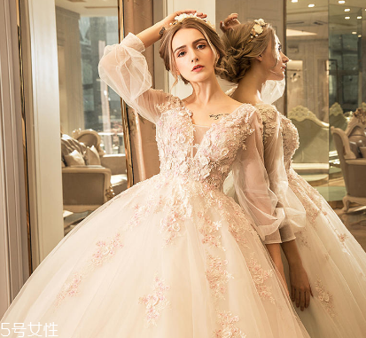 婚紗上的口紅怎么處理？婚紗蹭上口紅能洗掉嗎？