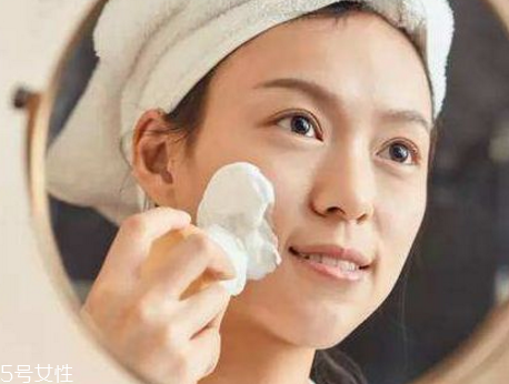 混合性皮膚用什么護(hù)膚品好 混合性皮膚怎么補(bǔ)水 混合性皮膚用什么護(hù)膚品好 混合性皮膚怎么補(bǔ)水