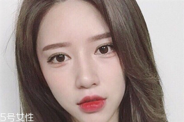 哪種顏色的頭發(fā)顯皮膚白 染什么顏色頭發(fā)顯皮膚白 哪種顏色的頭發(fā)顯皮膚白 染什么顏色頭發(fā)顯皮膚白