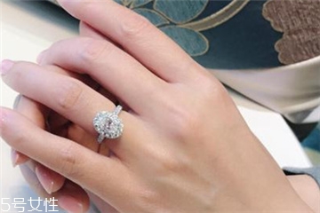 鉆戒可以用洗潔精洗嗎？鉆戒用洗潔精洗好嗎？