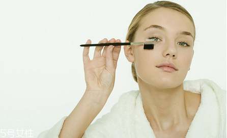 皮膚暗淡無光發(fā)黃怎么辦 皮膚暗淡無光澤是什么原因 皮膚暗淡無光發(fā)黃怎么辦 皮膚暗淡無光澤是什么原因