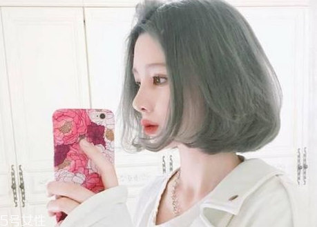 悶青色發(fā)色怎么自己染 悶青色掉色快嗎 悶青色發(fā)色怎么自己染 悶青色掉色快嗎