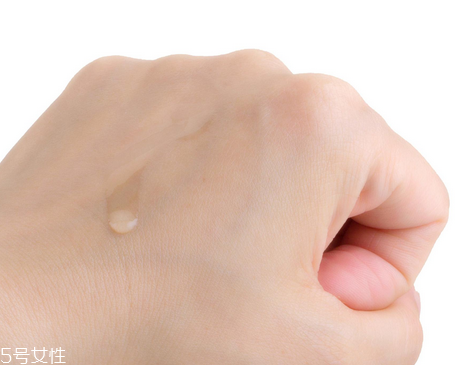 化妝水如何濕敷？怎么用化妝水濕敷？