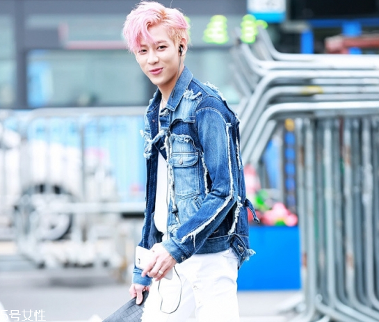 2018男生染什么顏色頭發(fā)好看 2018男生染發(fā)流行顏色 2018男生染什么顏色頭發(fā)好看 2018男生染發(fā)流行顏色