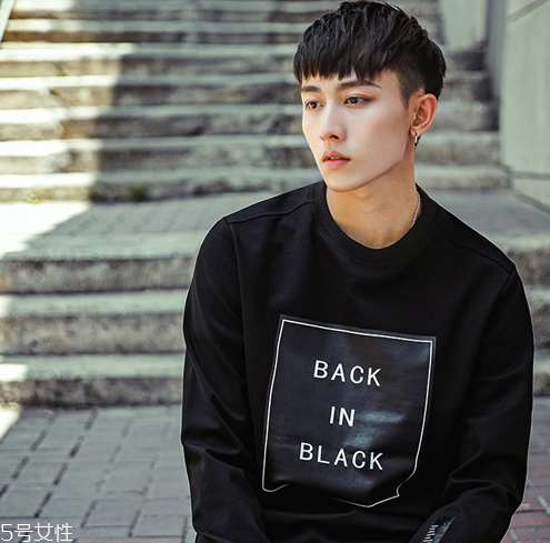 2022夏天男發(fā)型 男生夏季清爽發(fā)型 2022夏天男發(fā)型 男生夏季清爽發(fā)型