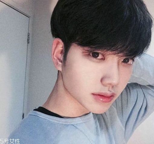 男生劉海怎么弄好看 男生劉海怎么打理 男生劉海怎么弄好看 男生劉海怎么打理