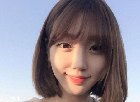 齊劉海怎么變空氣劉海 齊劉海變空氣劉海圖解 齊劉海怎么變空氣劉海 齊劉海變空氣劉海圖解