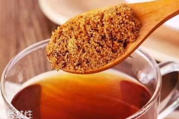 紅糖面膜用什么水稀釋？紅糖面膜用熱水還是冷水泡？