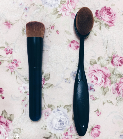 espoir牙刷粉底刷和資生堂粉底刷哪個好 espoir牙刷粉底刷和資生堂粉底刷哪個好