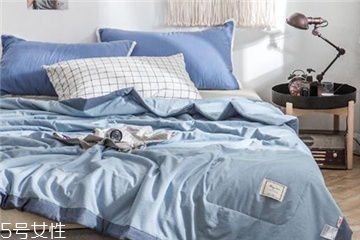 空調(diào)被和夏涼被的區(qū)別 再也不怕弄混了 空調(diào)被和夏涼被的區(qū)別 再也不怕弄混了