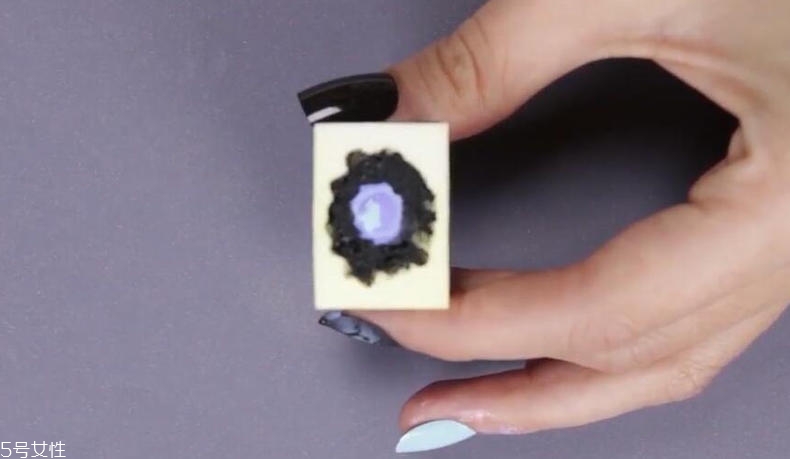 萬(wàn)圣節(jié)女巫美甲教程 零基礎(chǔ)也可以畫(huà)很美 萬(wàn)圣節(jié)女巫美甲教程 零基礎(chǔ)也可以畫(huà)很美