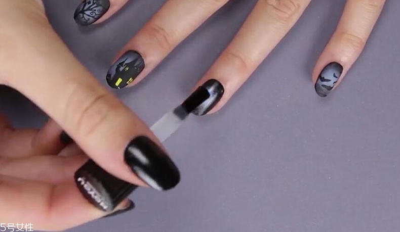 萬(wàn)圣節(jié)女巫美甲教程 零基礎(chǔ)也可以畫(huà)很美 萬(wàn)圣節(jié)女巫美甲教程 零基礎(chǔ)也可以畫(huà)很美