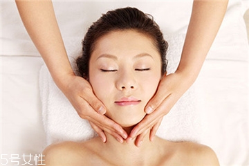 圓臉如何變成瓜子臉 教你瘦臉的正確打開方式 圓臉如何變成瓜子臉 教你瘦臉的正確打開方式