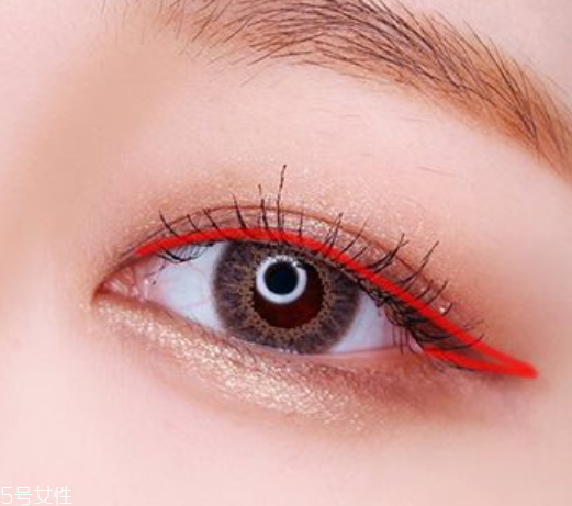 用眼影怎么畫眼線 深邃電眼5大技巧公開 用眼影怎么畫眼線 深邃電眼5大技巧公開