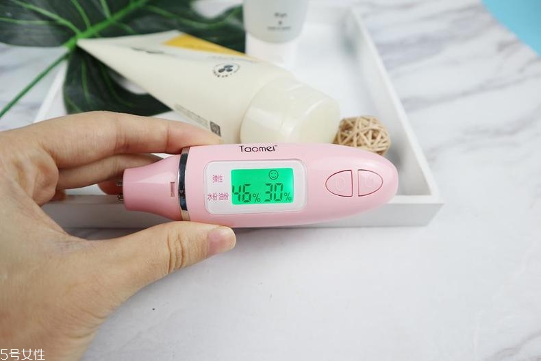 悅詩(shī)風(fēng)吟和dmc洗面奶哪個(gè)好 油皮用悅詩(shī)風(fēng)吟更好 悅詩(shī)風(fēng)吟和dmc洗面奶哪個(gè)好 油皮用悅詩(shī)風(fēng)吟更好