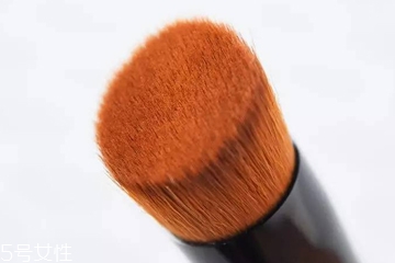粉底刷怎么挑選 這2點要注意 粉底刷怎么挑選 這2點要注意
