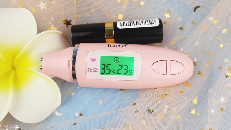 露華濃黑管440黃皮能用嗎 黃皮純素顏都能hold住 露華濃黑管440黃皮能用嗎 黃皮純素顏都能hold住