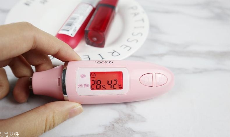 妙巴黎和露華濃唇釉哪個好 露華濃性價比更高 妙巴黎和露華濃唇釉哪個好 露華濃性價比更高