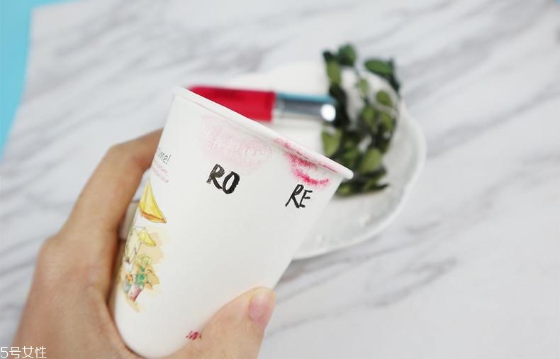 妙巴黎和露華濃唇釉哪個好 露華濃性價比更高 妙巴黎和露華濃唇釉哪個好 露華濃性價比更高