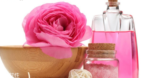 玫瑰精油的功效與作用 教你玫瑰精油的使用方法 玫瑰精油的功效與作用 教你玫瑰精油的使用方法