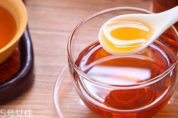 芝麻油的熱量 芝麻油的熱量高 芝麻油的熱量 芝麻油的熱量高