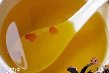 茶油和芝麻油的區(qū)別 區(qū)別大了 茶油和芝麻油的區(qū)別 區(qū)別大了