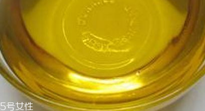 茶油能和花生油混合嗎 混合更好吃 茶油能和花生油混合嗎 混合更好吃