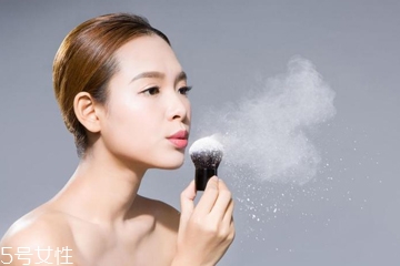 白色蜜粉有什么用 臉龐過瘦的救星 白色蜜粉有什么用 臉龐過瘦的救星