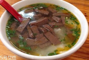 鴨血粉絲湯吃多了會(huì)上火嗎 易消化不會(huì)上火 鴨血粉絲湯吃多了會(huì)上火嗎 易消化不會(huì)上火